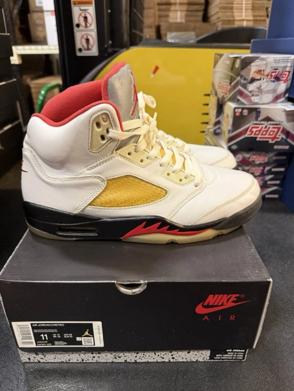 WORN Men’s Air Jordan 5 Retro Fire Red (2020) DA1911-102 Size 11 WITH BOX